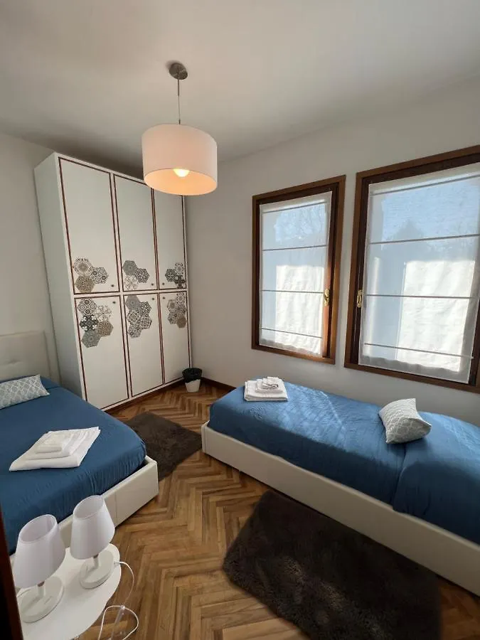 Apartment Esclusivo Appartamento- 6 Persone In Villa Liberty Lido di Venezia