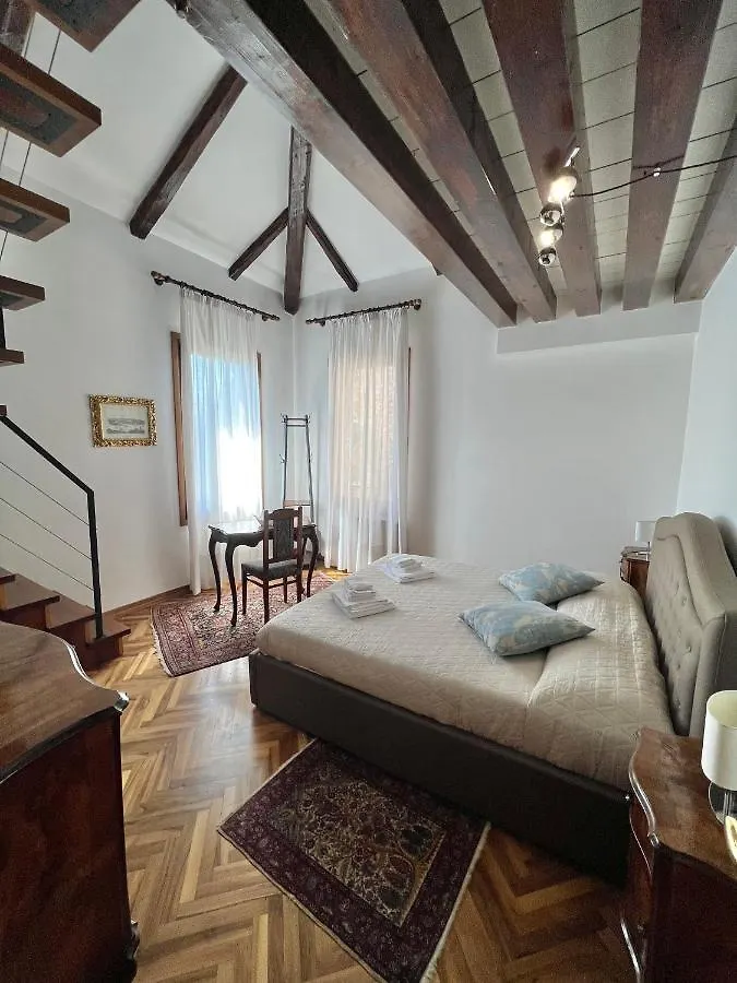 Esclusivo Appartamento- 6 Persone In Villa Liberty Lido di Venezia Apartment