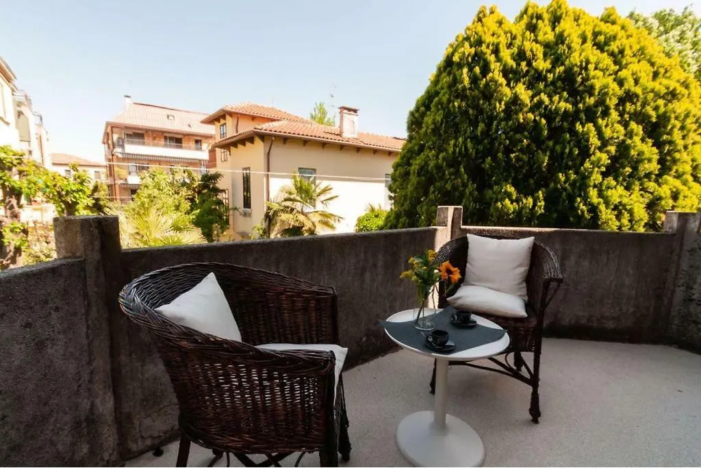 Esclusivo Appartamento- 6 Persone In Villa Liberty Lido di Venezia Italy