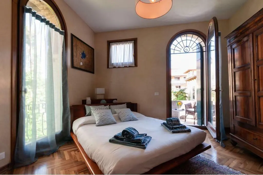 Esclusivo Appartamento- 6 Persone In Villa Liberty Lido di Venezia Apartment