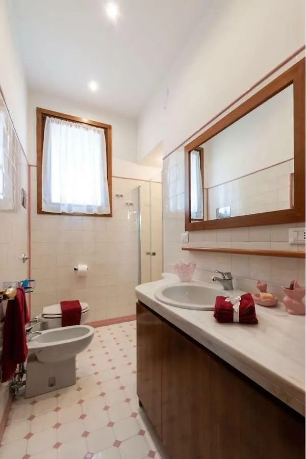 Esclusivo Appartamento- 6 Persone In Villa Liberty Lido di Venezia